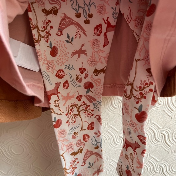 BNWT Tahari girls 3pc set size 18 months - Picture 5 of 5